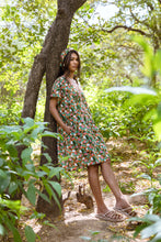 Load image into Gallery viewer, Clementine