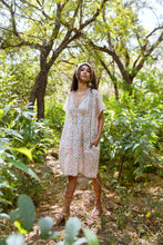 Load image into Gallery viewer, Daisy