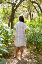 Load image into Gallery viewer, Daisy