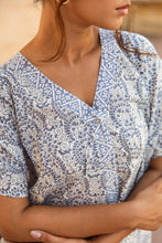 Load image into Gallery viewer, Magnolia